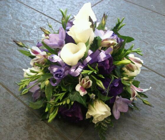 Eileen Jenkins Traditional table posies